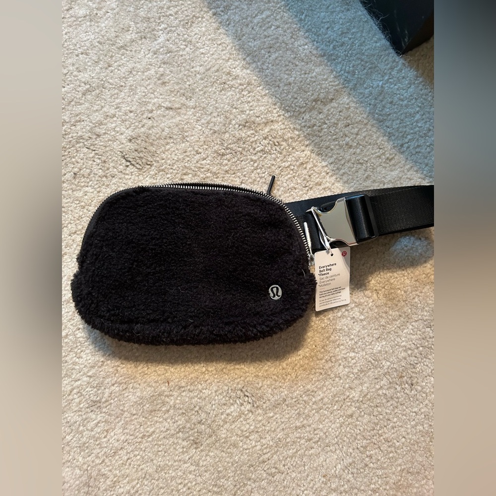Lululemon Everywhere Belt Bag Fleece